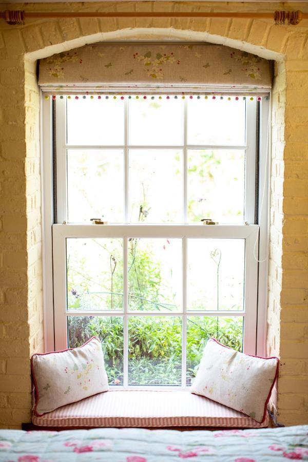 Cosy Cottage Ground Floor Bedroom Ensuite With Private Entrance Chichester Exteriér fotografie