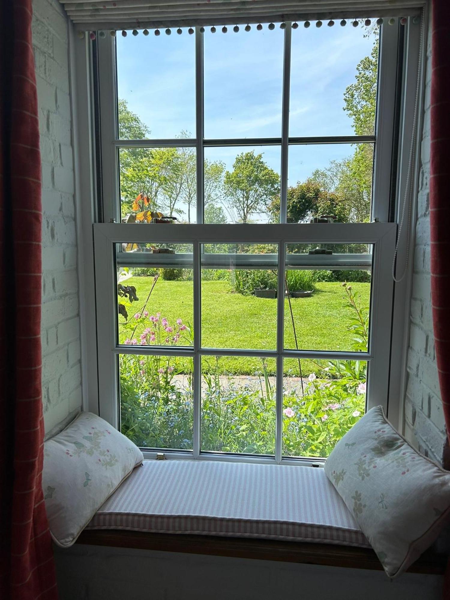 Cosy Cottage Ground Floor Bedroom Ensuite With Private Entrance Chichester Exteriér fotografie