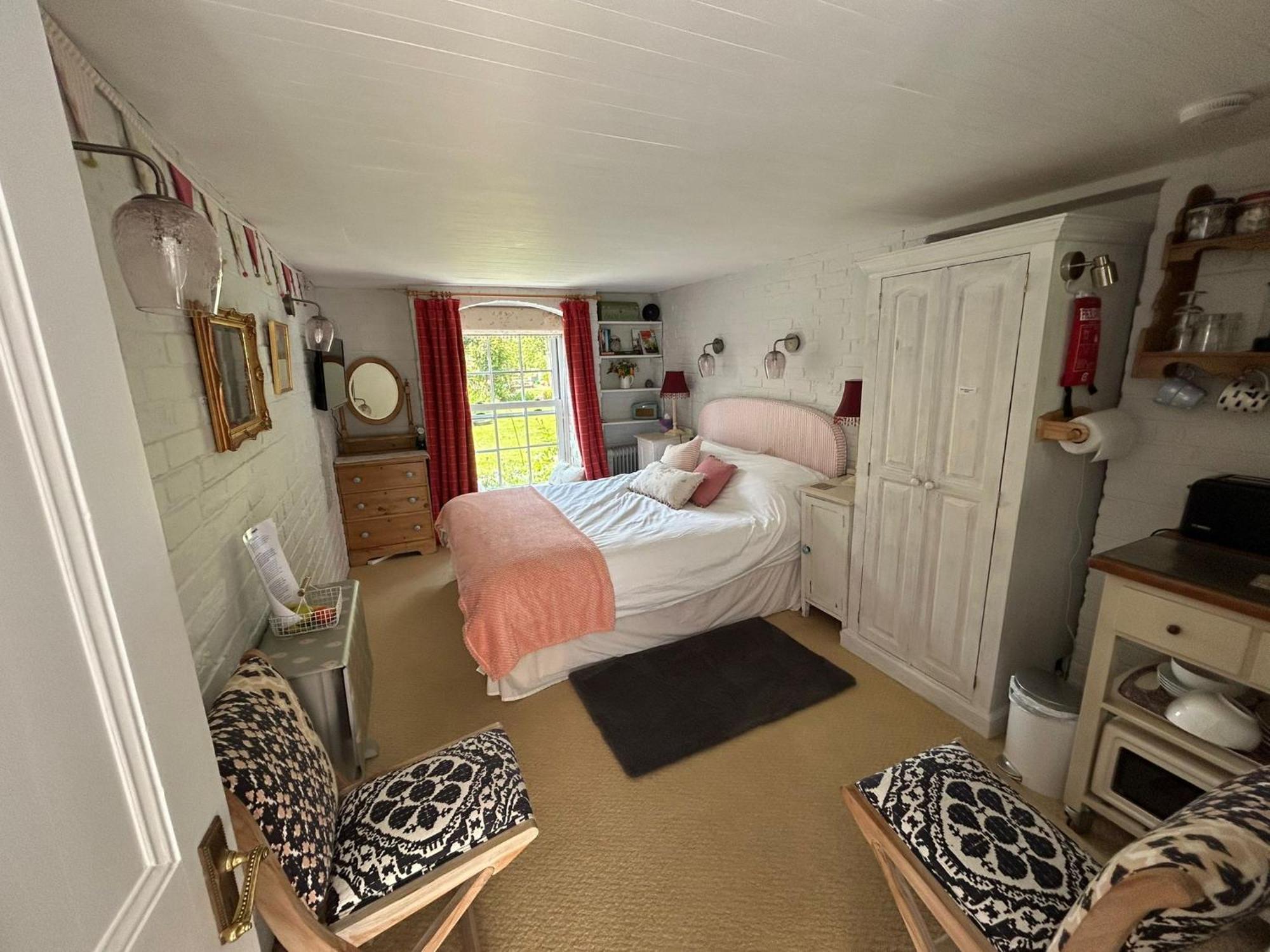 Cosy Cottage Ground Floor Bedroom Ensuite With Private Entrance Chichester Exteriér fotografie
